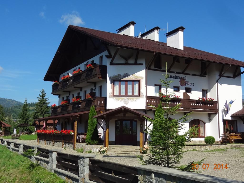 Hotel Alpenhof Pansion à Slavsko Extérieur photo