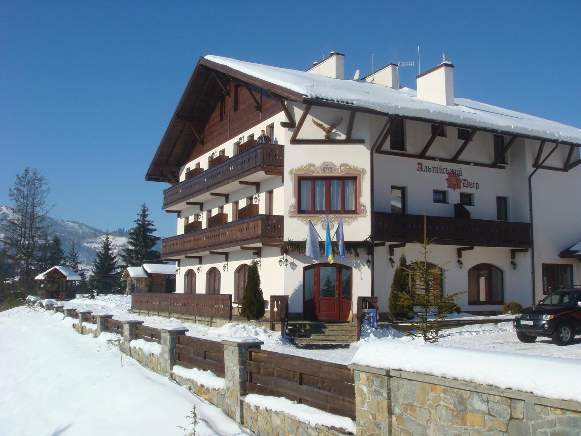 Hotel Alpenhof Pansion à Slavsko Extérieur photo