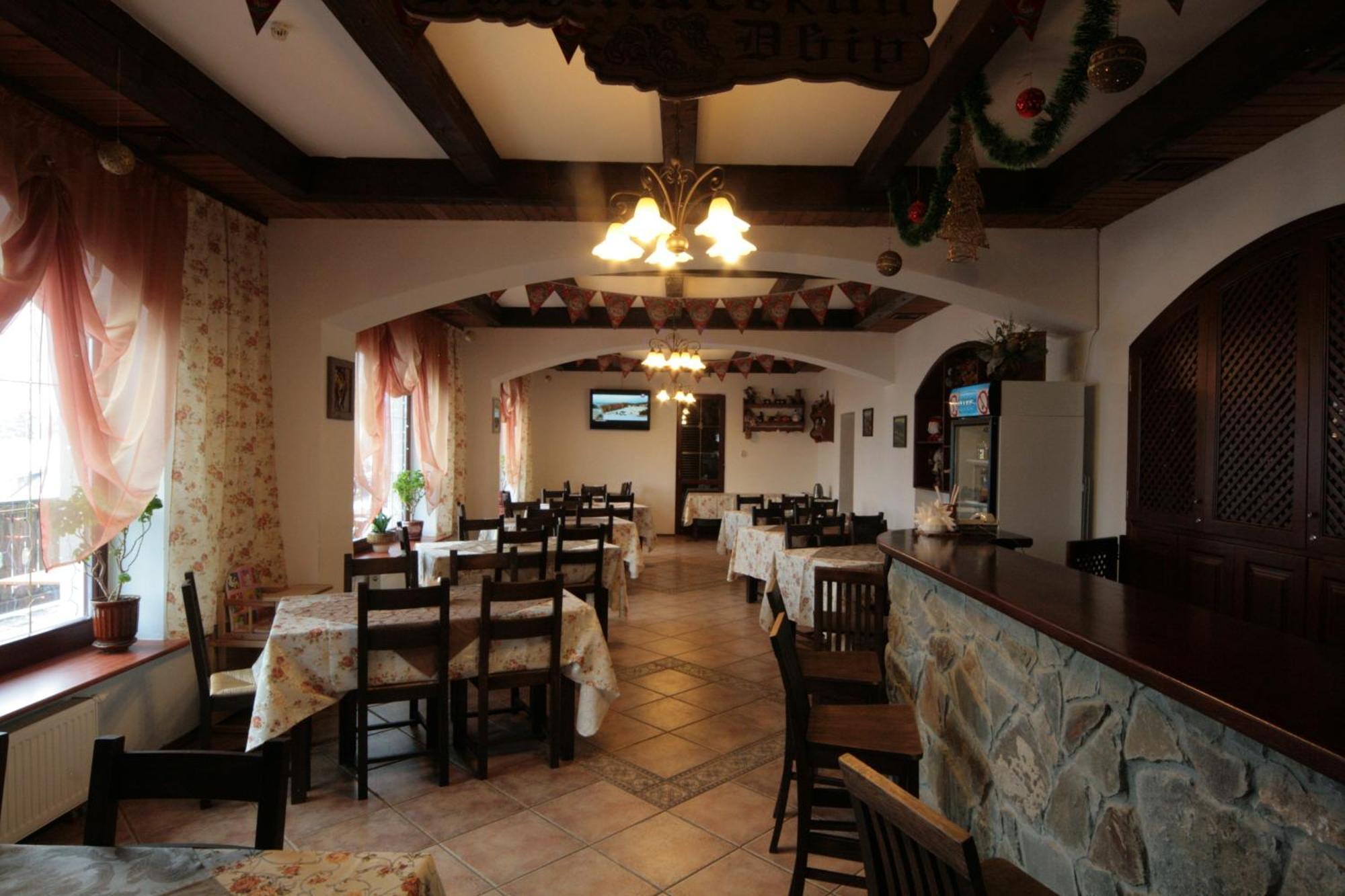 Hotel Alpenhof Pansion à Slavsko Extérieur photo
