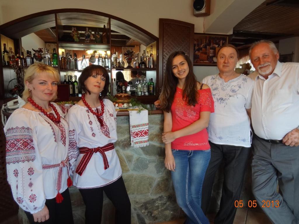 Hotel Alpenhof Pansion à Slavsko Extérieur photo